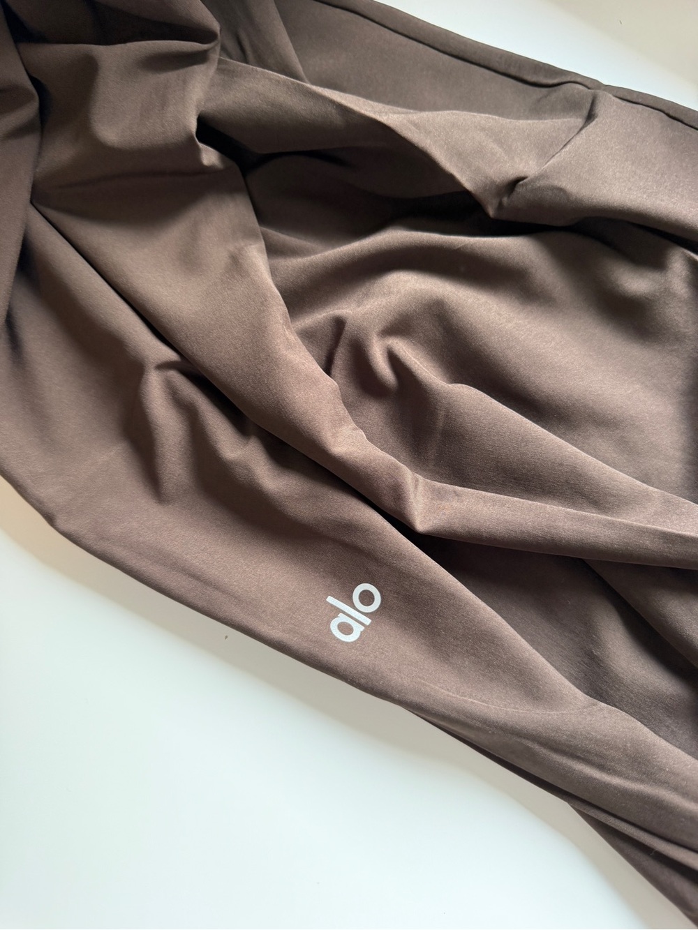 Alo Yoga Espresso Brown Suit Up
Trouser Size Small NWT - Picture 2 of 3